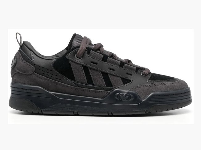 Adi 2000 triple black