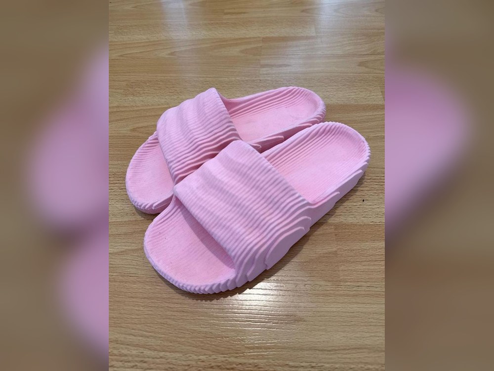 Adilette Rosa