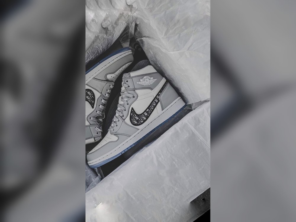 Jordan 1 High Dior