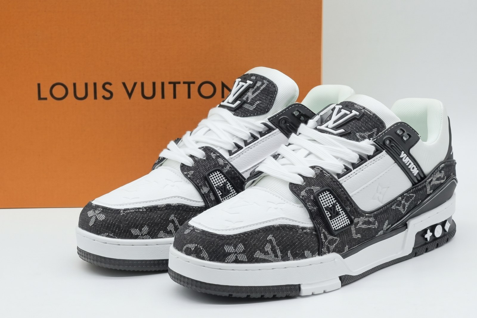 Louis Vuitton LV Trainer Black