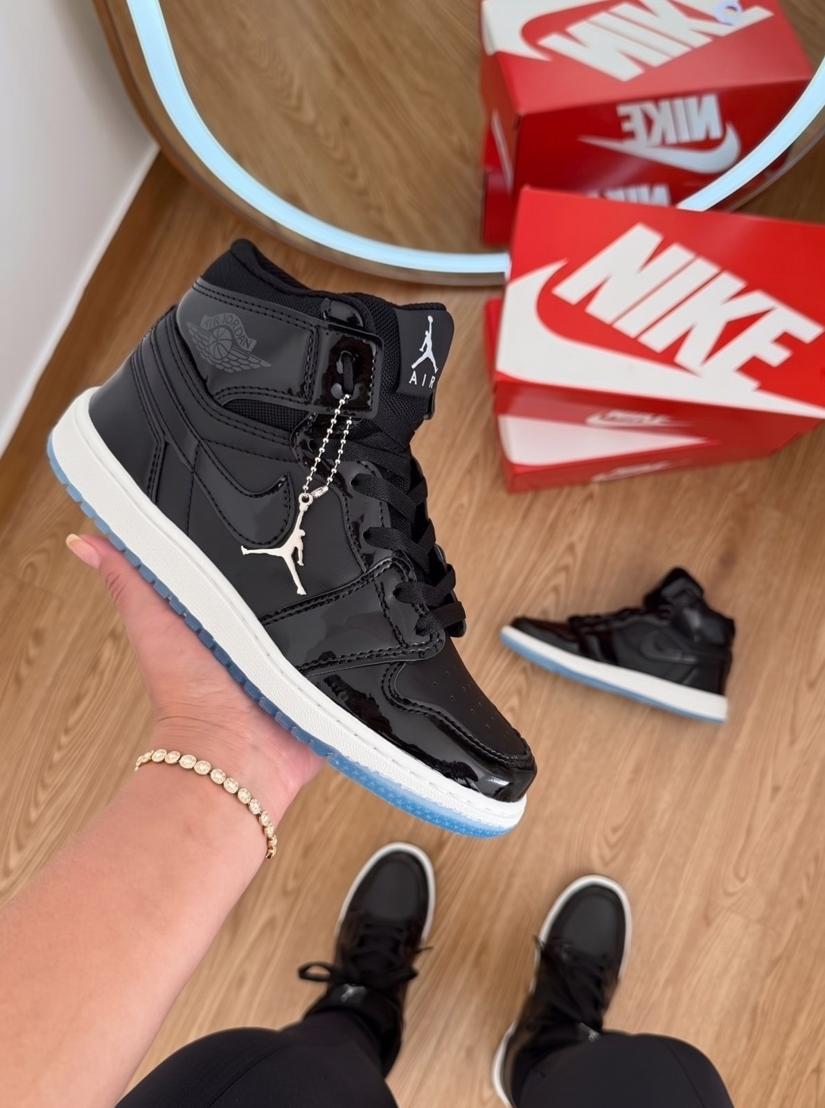 Jordan 1 Mid Space Jam