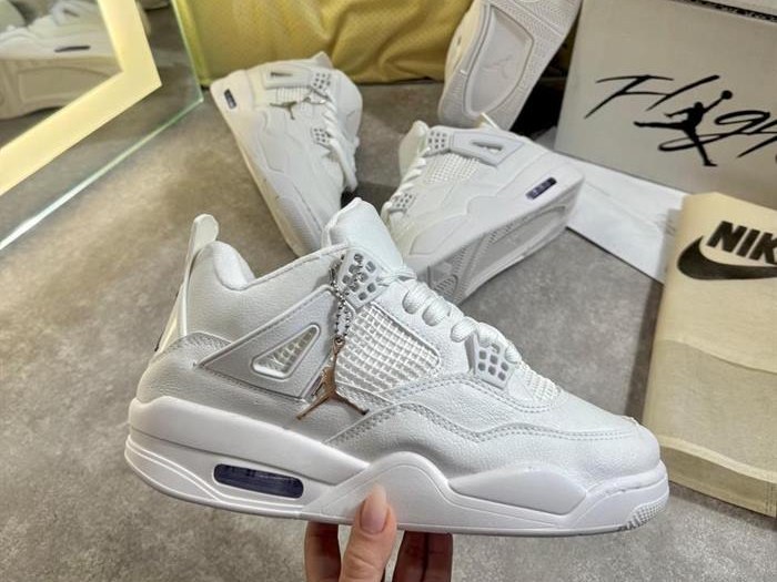 Retro 4 Total White