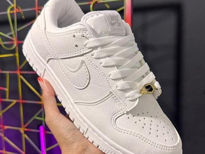 SB Dunk Low Total White