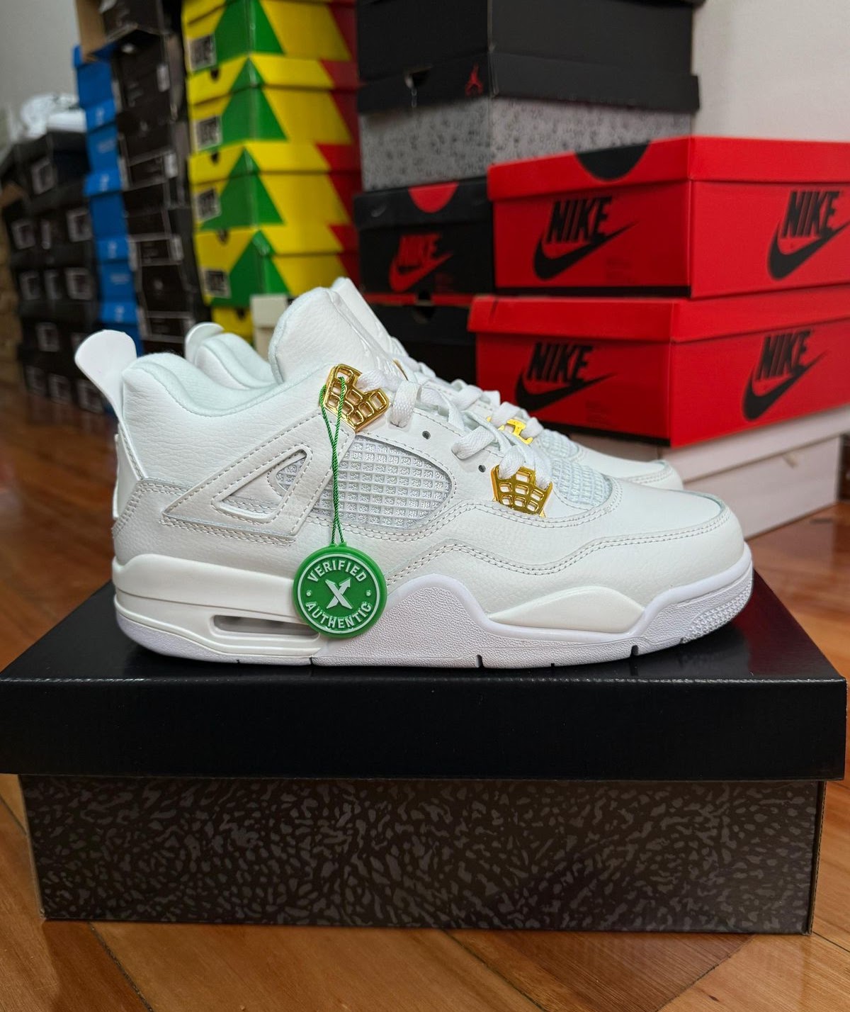 Retro 4 Metallic Gold