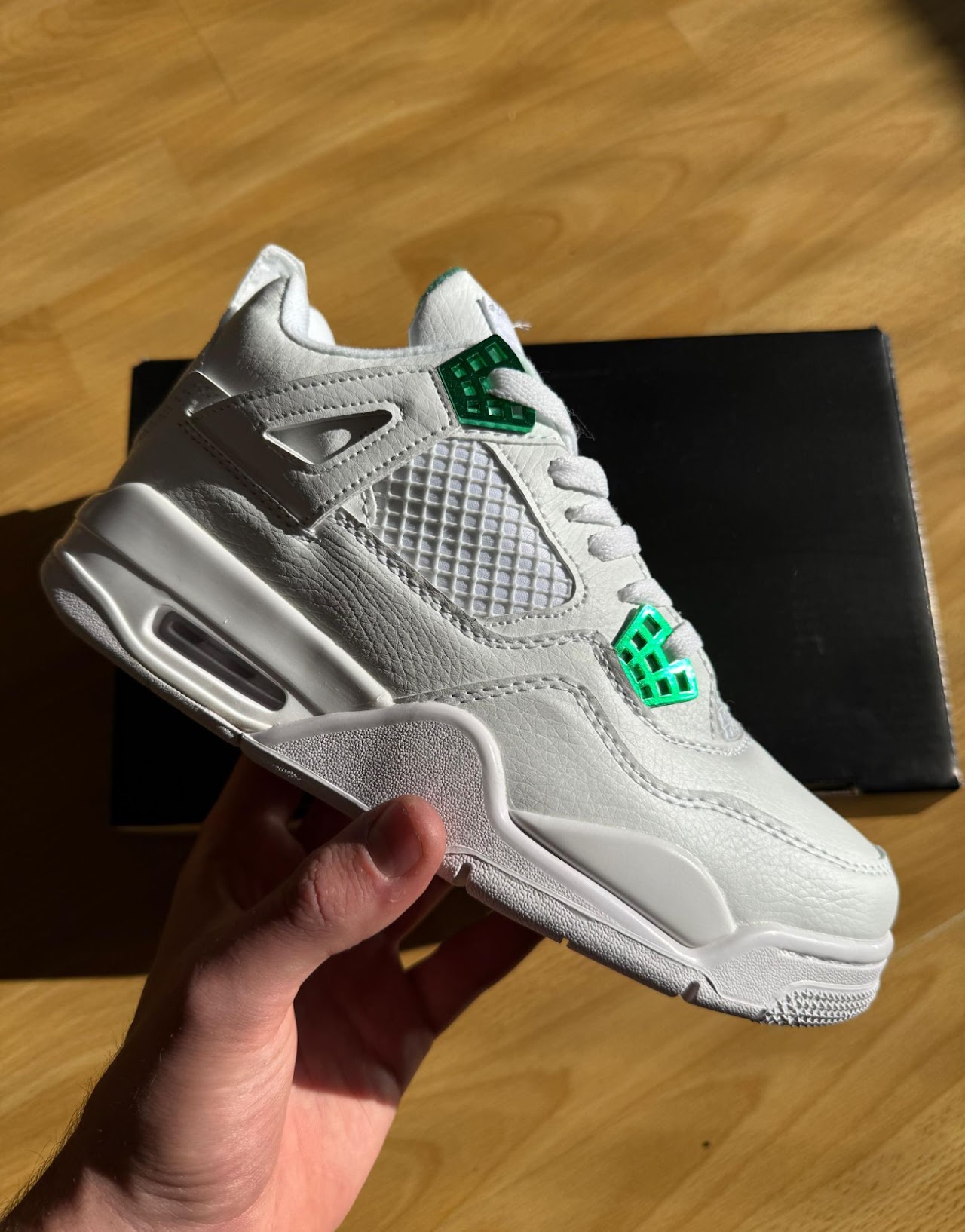 Retro 4 Total White