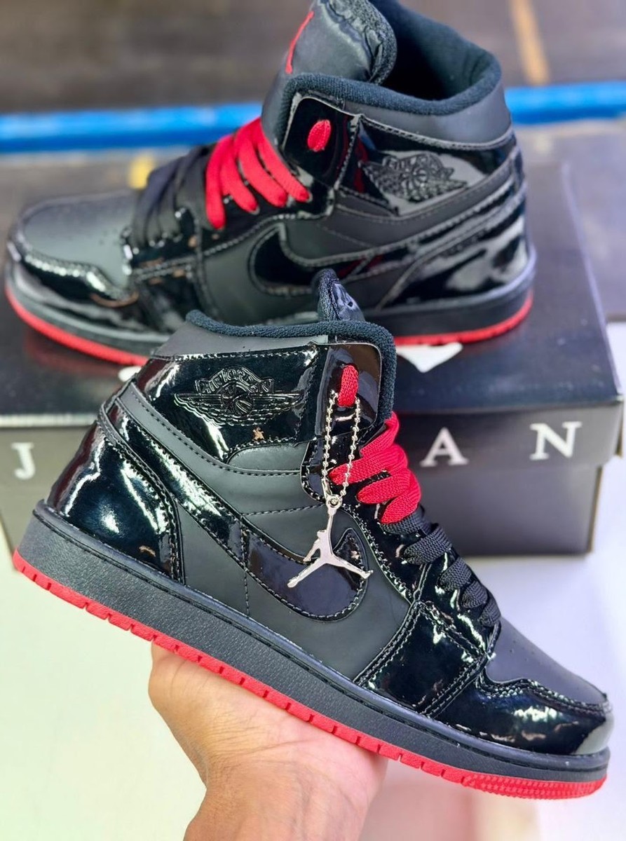Jordan 1 Mid Charol