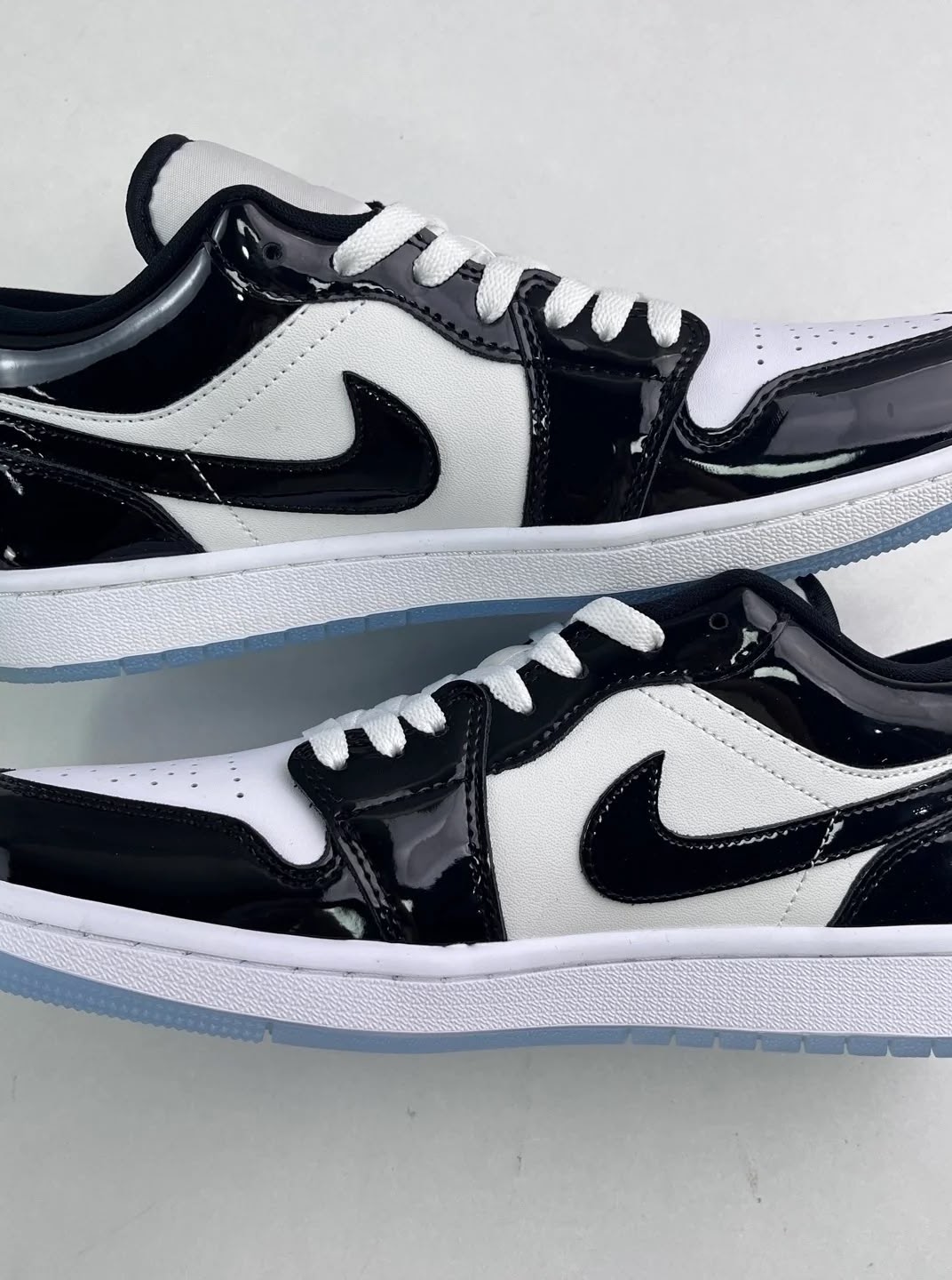 Jordan Low Charol