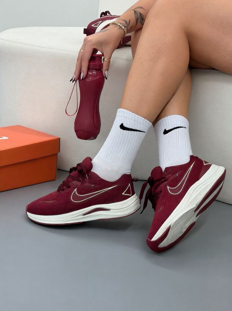 Nike Fit Cherry