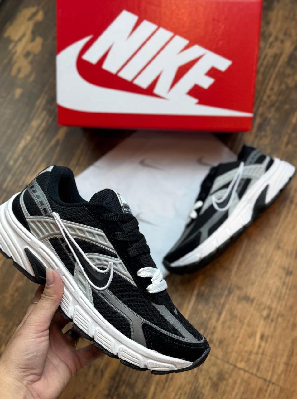 Nike Initiator Black And White