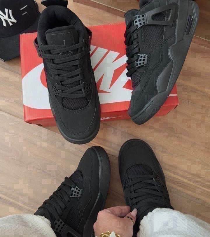 Retro 4 Total Black