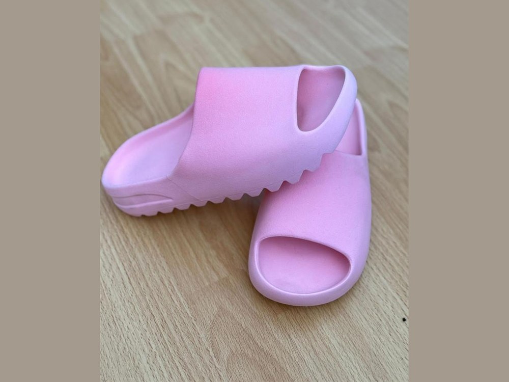 Yeezy Rosa